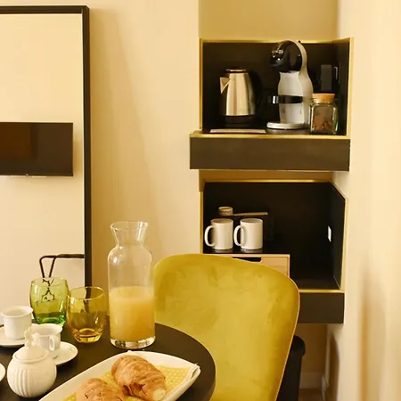 Ta-49 Bed E Breakfast Neapel