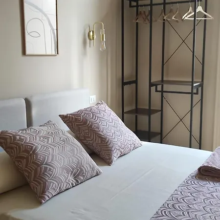 לינה וארוחת בוקר Ta-49 Bed E Breakfast 4*