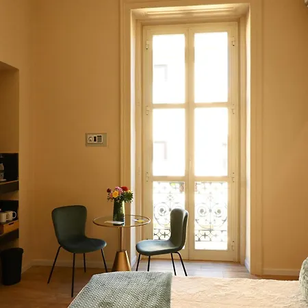 Ta-49 Bed E Breakfast نابولي