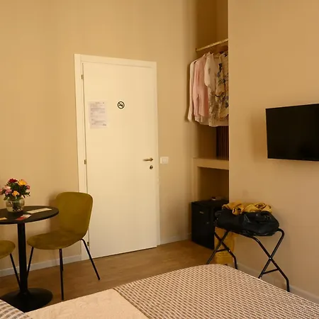 Ta-49 Bed E Breakfast לינה וארוחת בוקר 4*