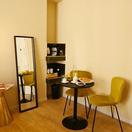 Ta-49 Bed E Breakfast Napoli