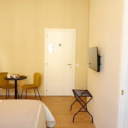 Ta-49 Bed E Breakfast نابولي