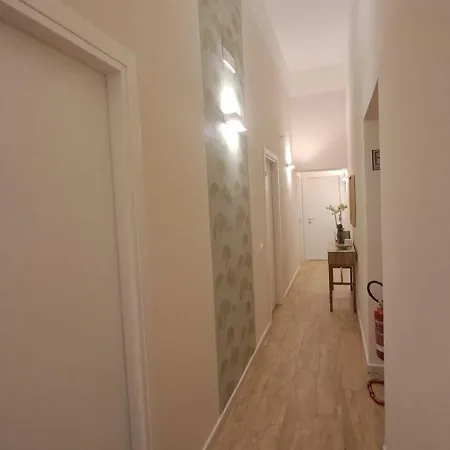 Ta-49 Bed E Breakfast Couette-café Naples