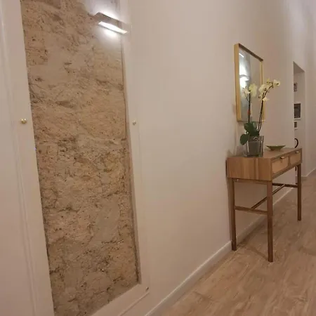 Ta-49 Bed E Breakfast نابولي