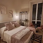 Ta-49 Bed E Breakfast 4* Napoli