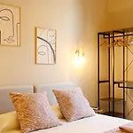 Ta-49 Bed E Breakfast Napoli