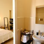 Oda ve Kahvaltı Ta-49 Bed E Breakfast Napoli