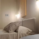 Ta-49 Bed E Breakfast Couette-café Naples