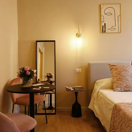 Alojamento de Acomodação e Pequeno-almoço Ta-49 Bed E Breakfast Nápoles